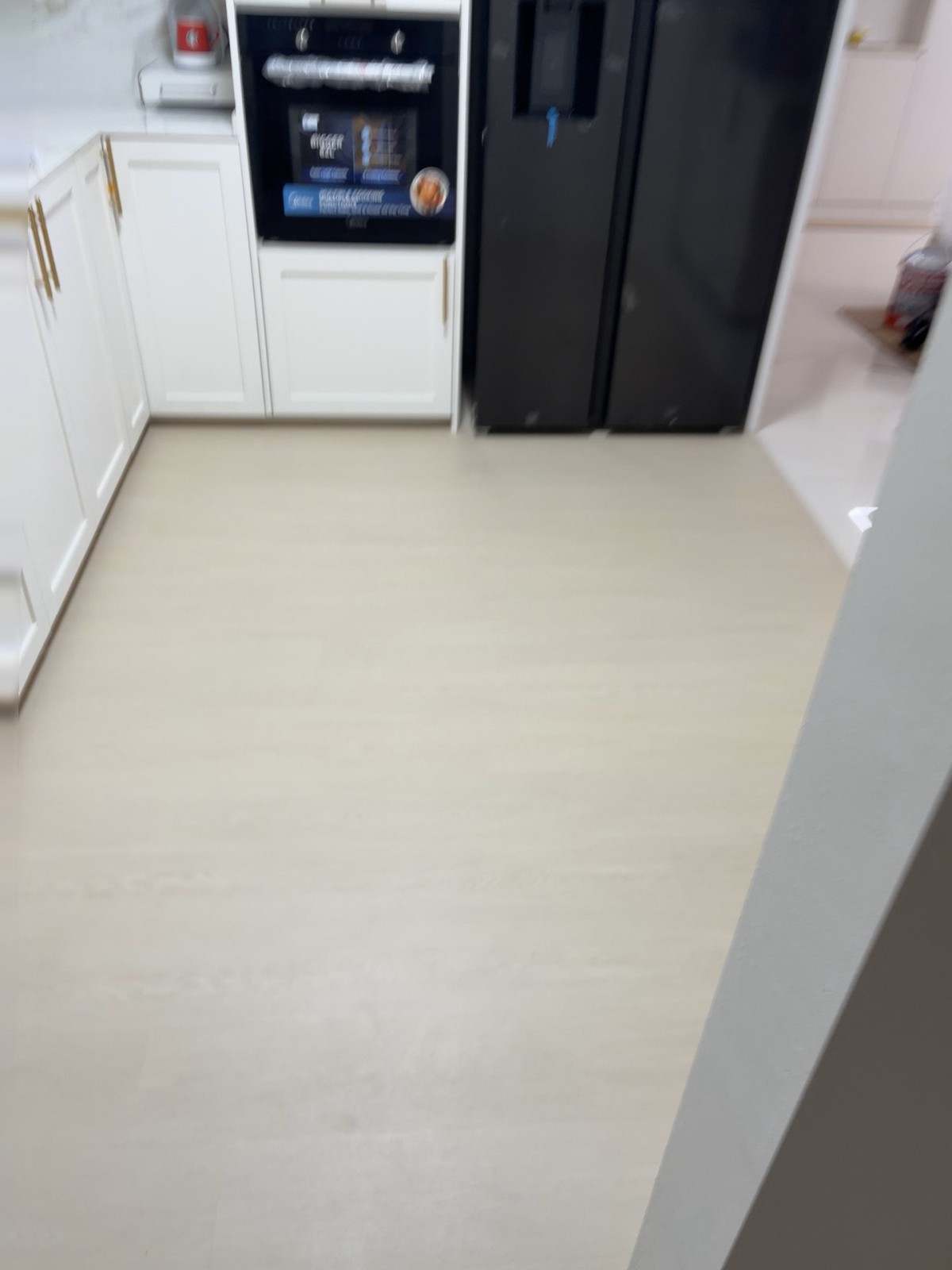 Kitchen light vinyl flooring